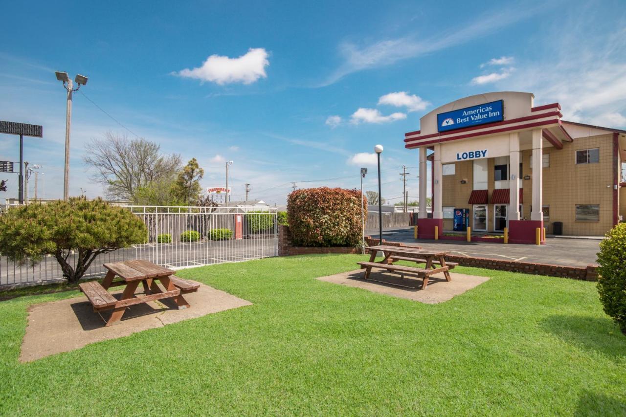 Americas Best Value Inn Tulsa I-44 Oakhurst Экстерьер фото