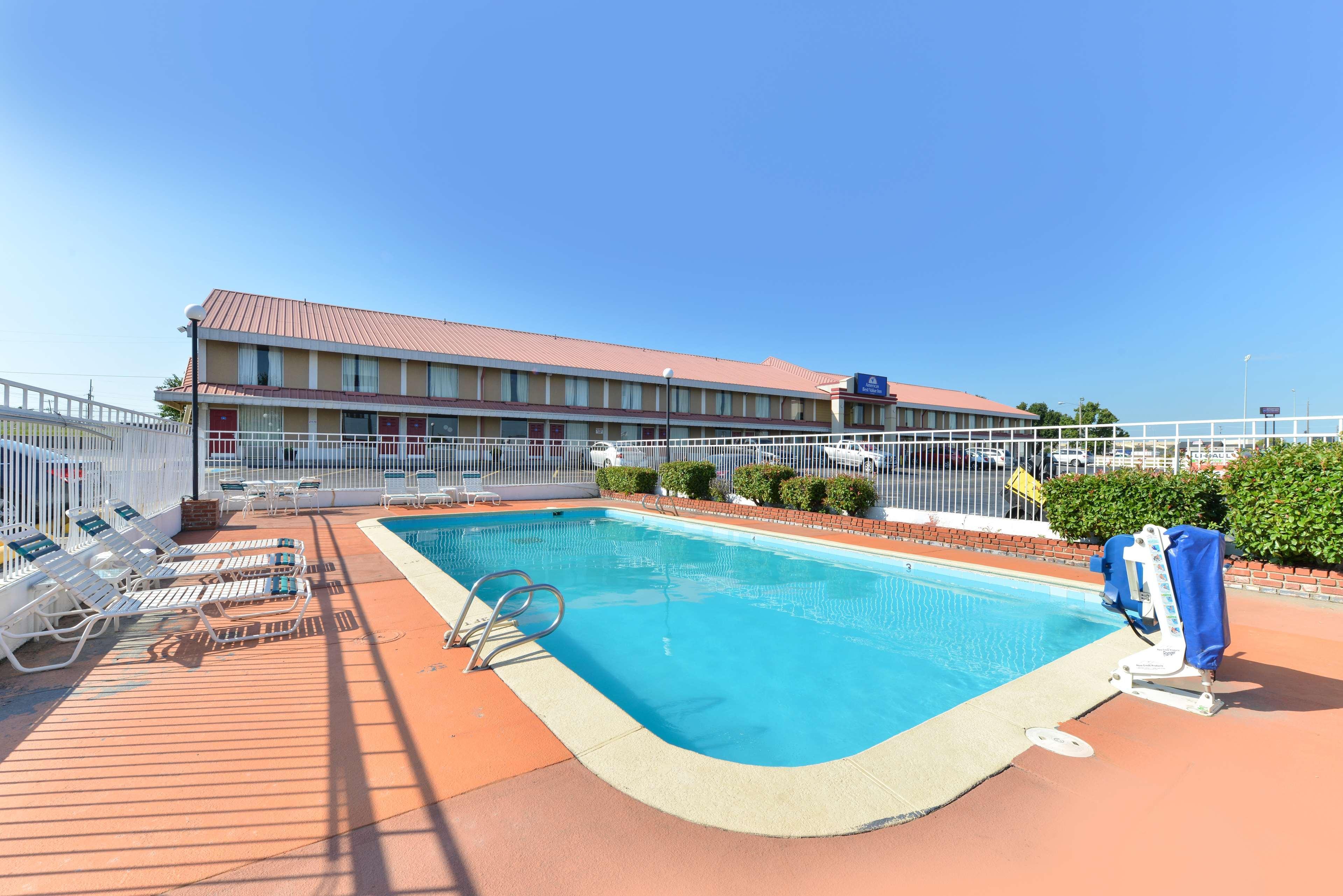 Americas Best Value Inn Tulsa I-44 Oakhurst Экстерьер фото
