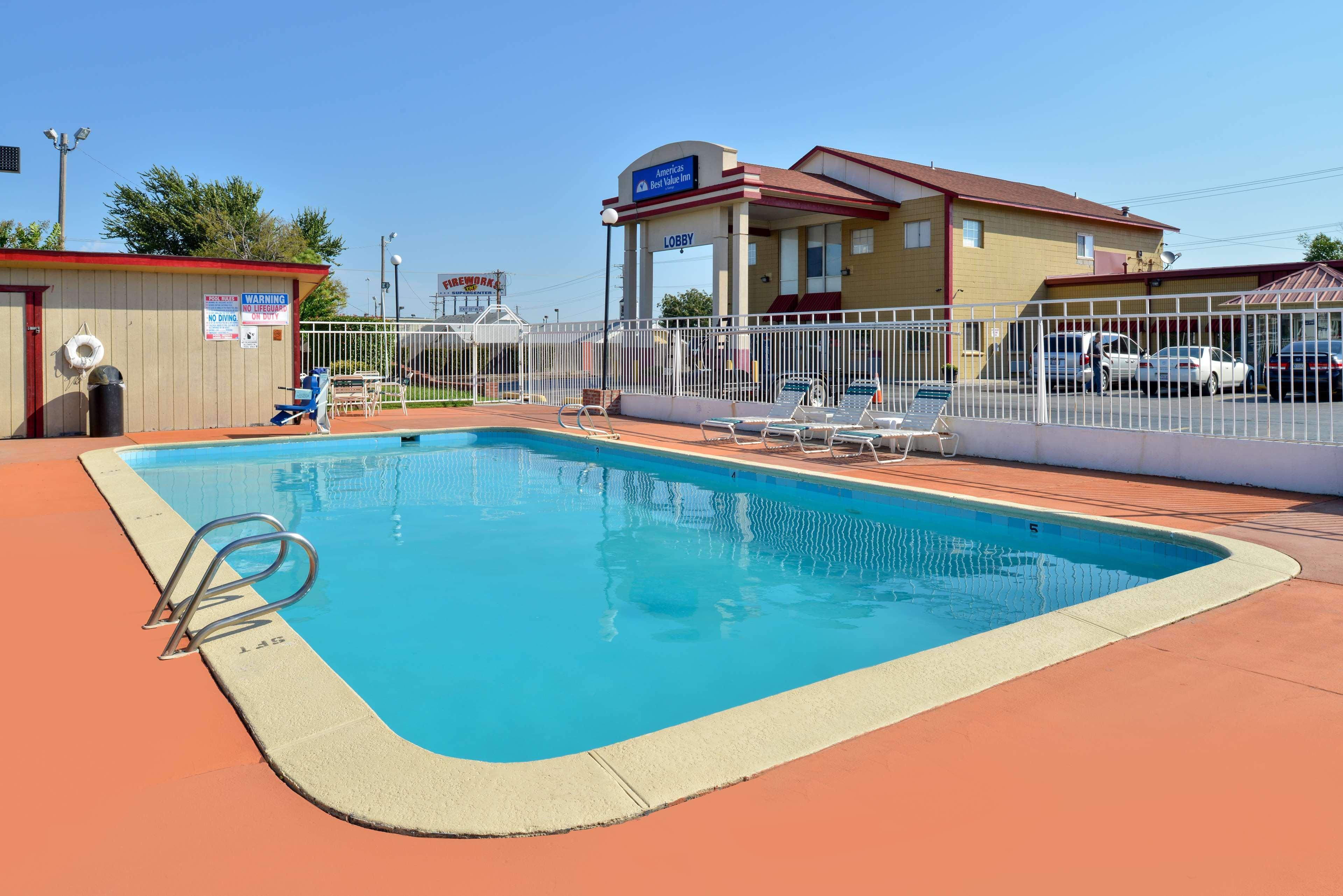 Americas Best Value Inn Tulsa I-44 Oakhurst Экстерьер фото