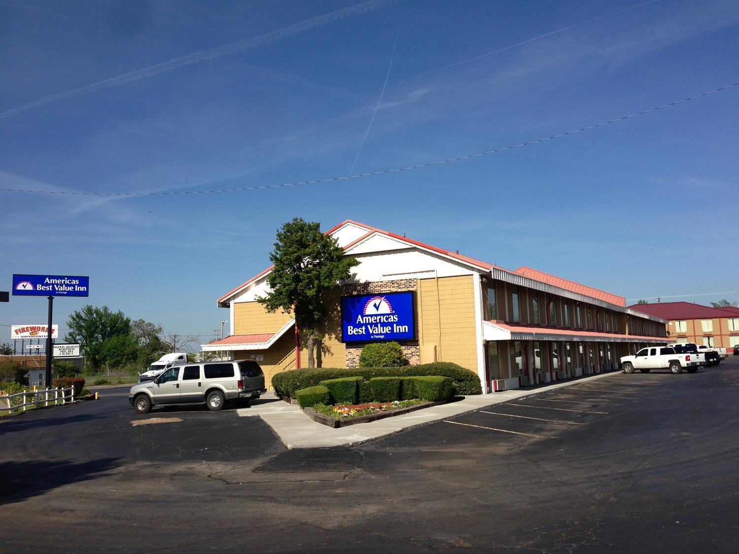 Americas Best Value Inn Tulsa I-44 Oakhurst Экстерьер фото
