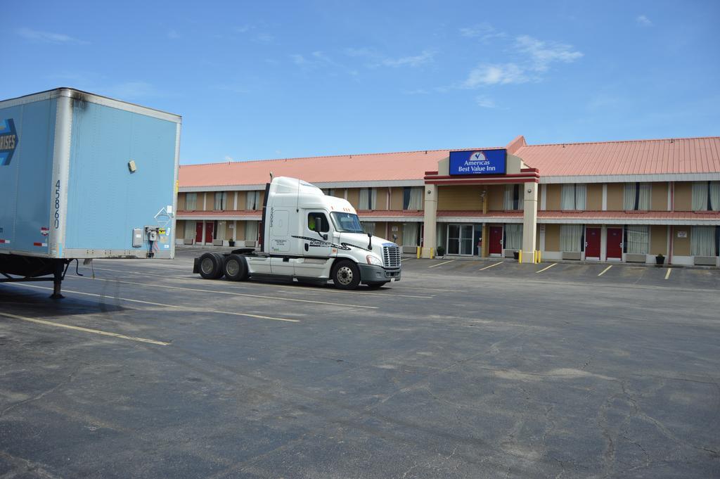 Americas Best Value Inn Tulsa I-44 Oakhurst Экстерьер фото
