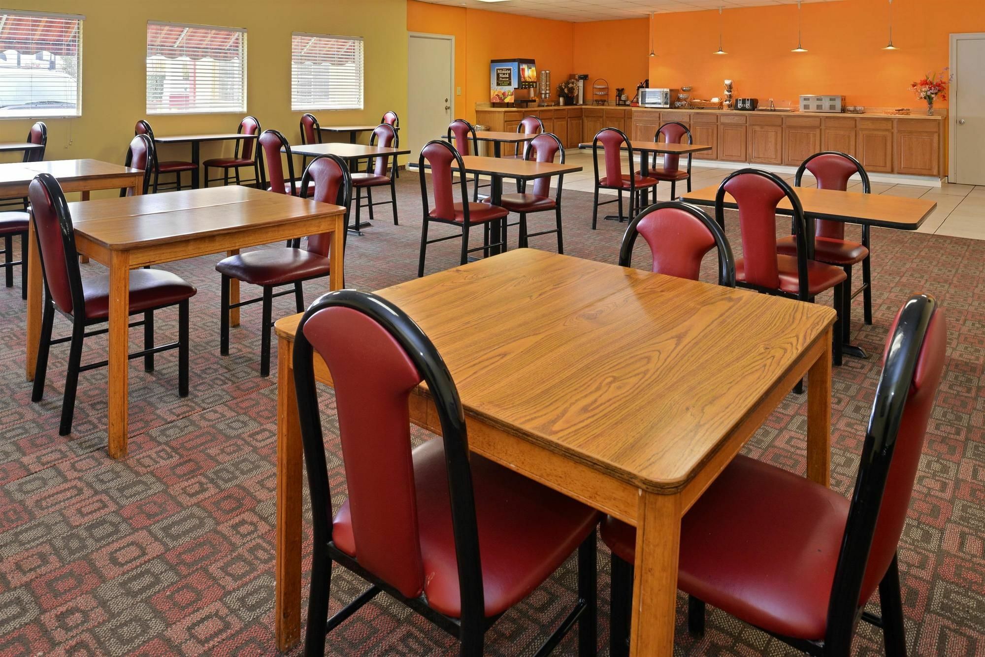 Americas Best Value Inn Tulsa I-44 Oakhurst Экстерьер фото